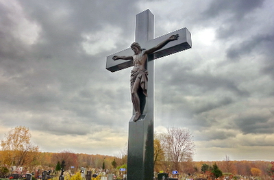 Памятники с крестами